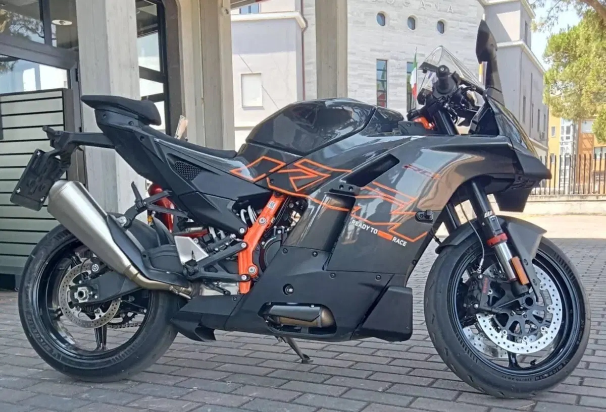 KTM 990 RC R (2026) (2)