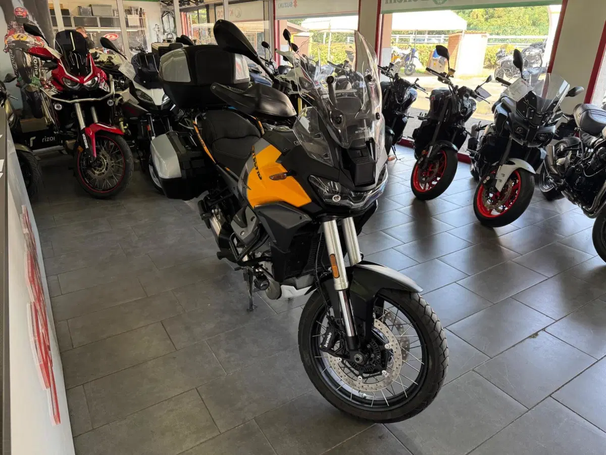 Moto Guzzi Stelvio (2024 - 26) (6)