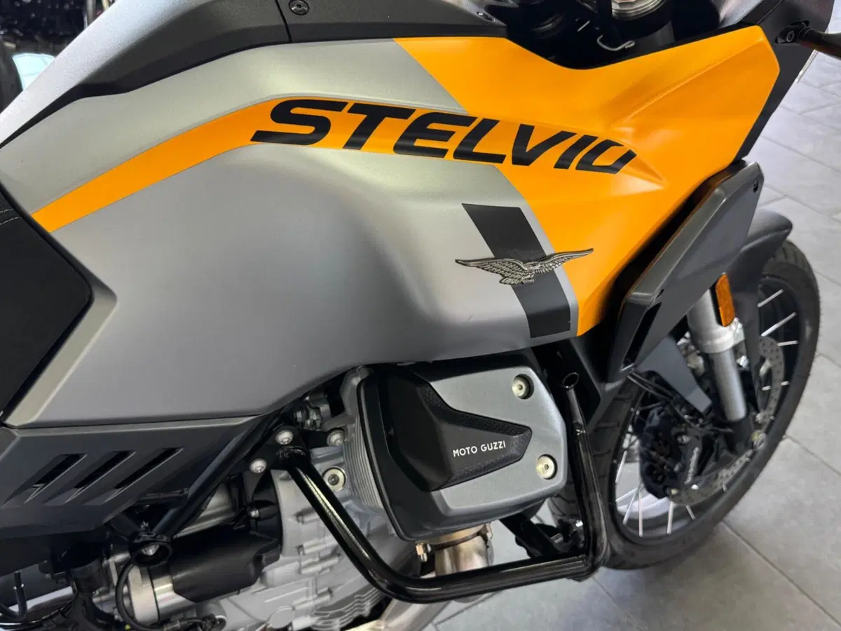Moto Guzzi Stelvio (2024 - 26) (7)
