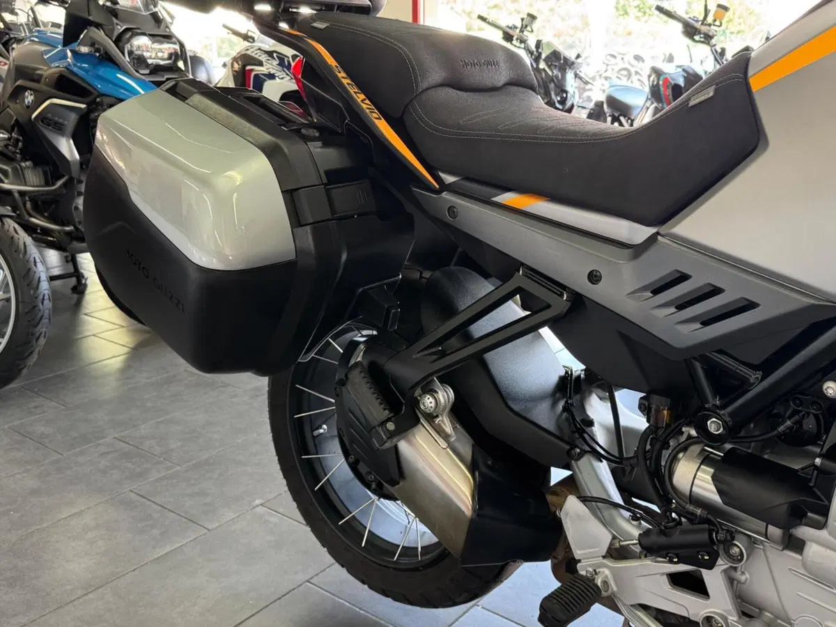 Moto Guzzi Stelvio (2024 - 26) (11)