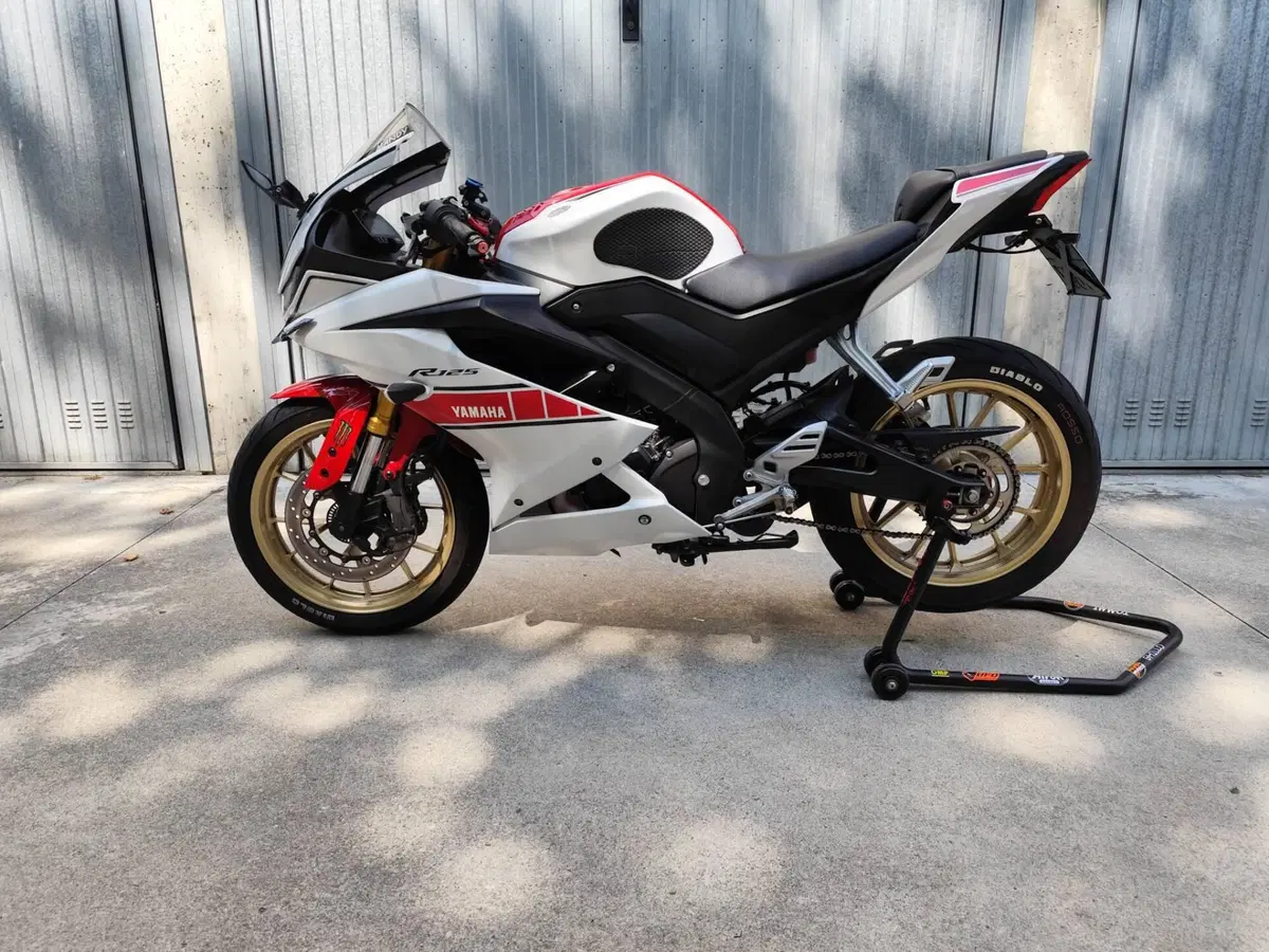 Yamaha YZF R125 (2021 - 22) (2)