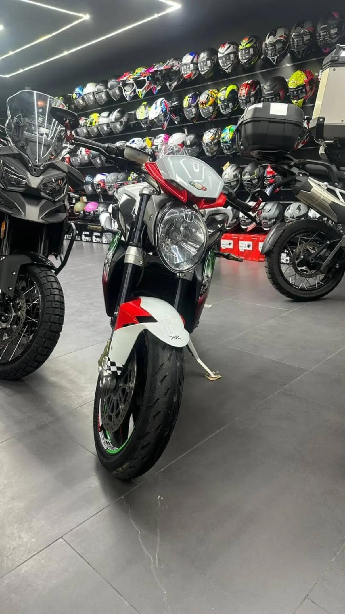 MV Agusta Brutale 800 (2012 - 15) (2)