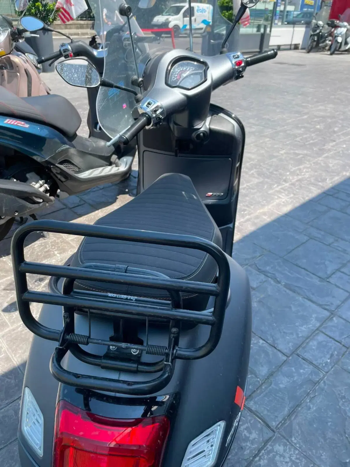 Vespa GTS 300 (2023 - 24) (4)