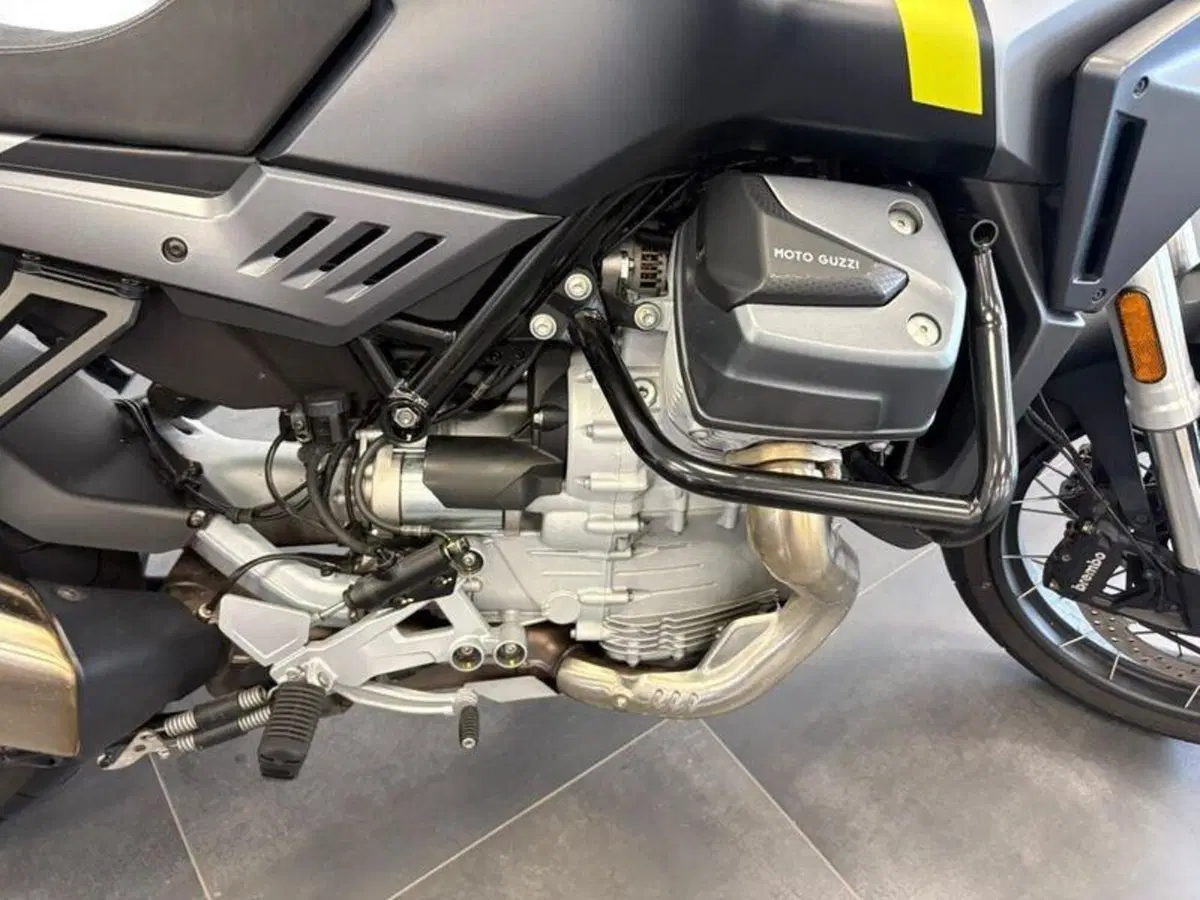 Moto Guzzi Stelvio (2024 - 26) (12)