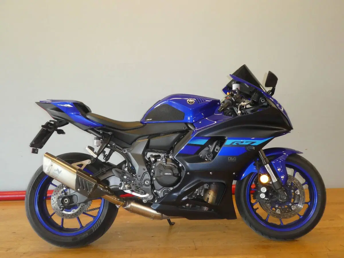 Yamaha YZF R7 (2021 - 25) (4)