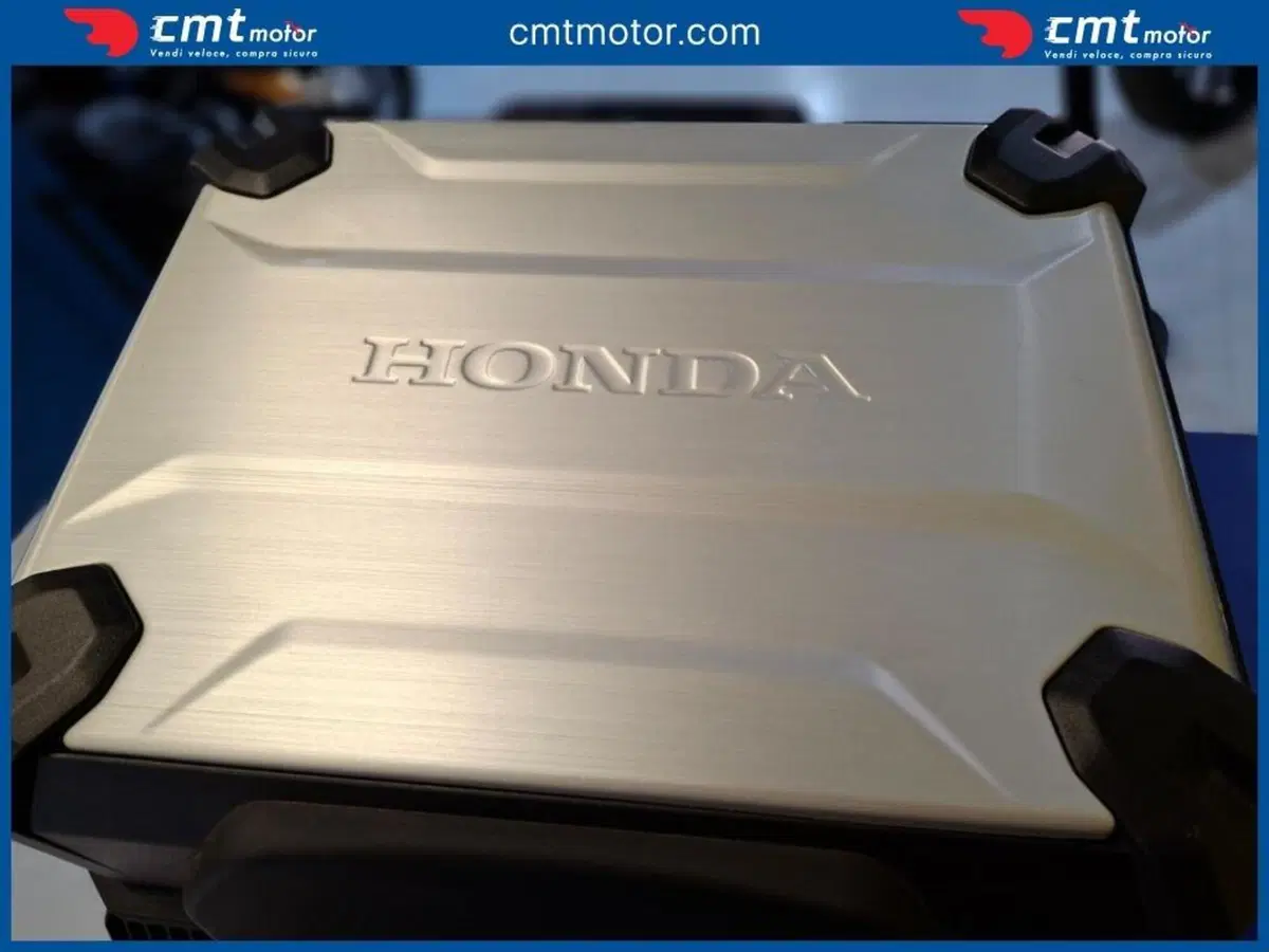Honda Africa Twin CRF 1100L (2022 - 23) (9)