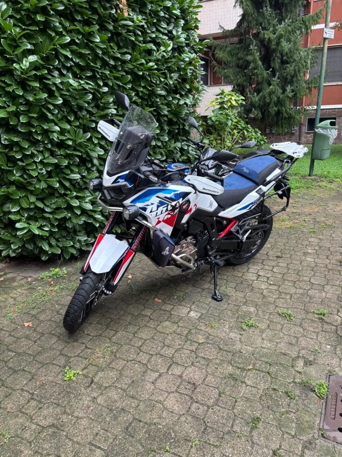 Honda Africa Twin CRF 1100L ES DCT (2024 - 26) (2)