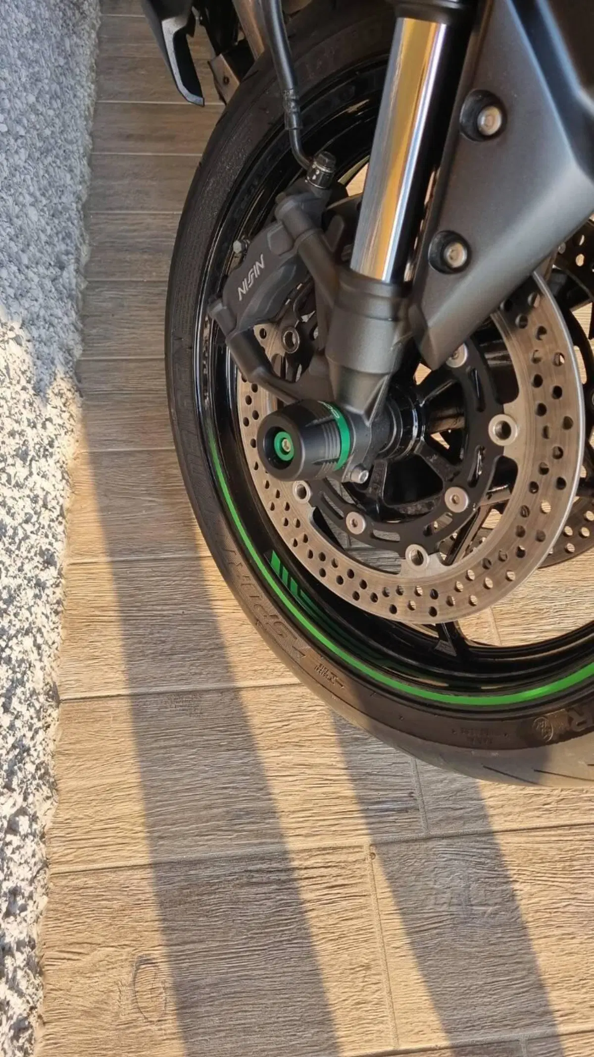 Kawasaki Z 900 (2025 - 26) (9)
