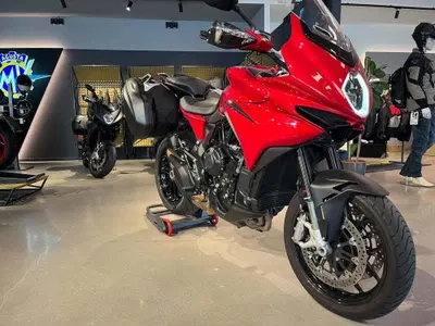 MV Agusta Turismo Veloce 800 R (2023 - 26) usata