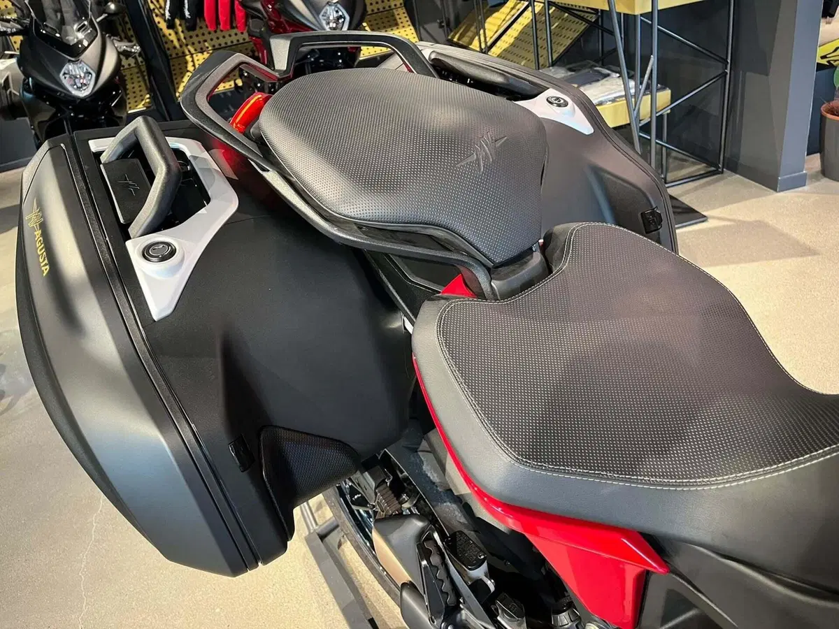 MV Agusta Turismo Veloce 800 R (2023 - 26) (4)