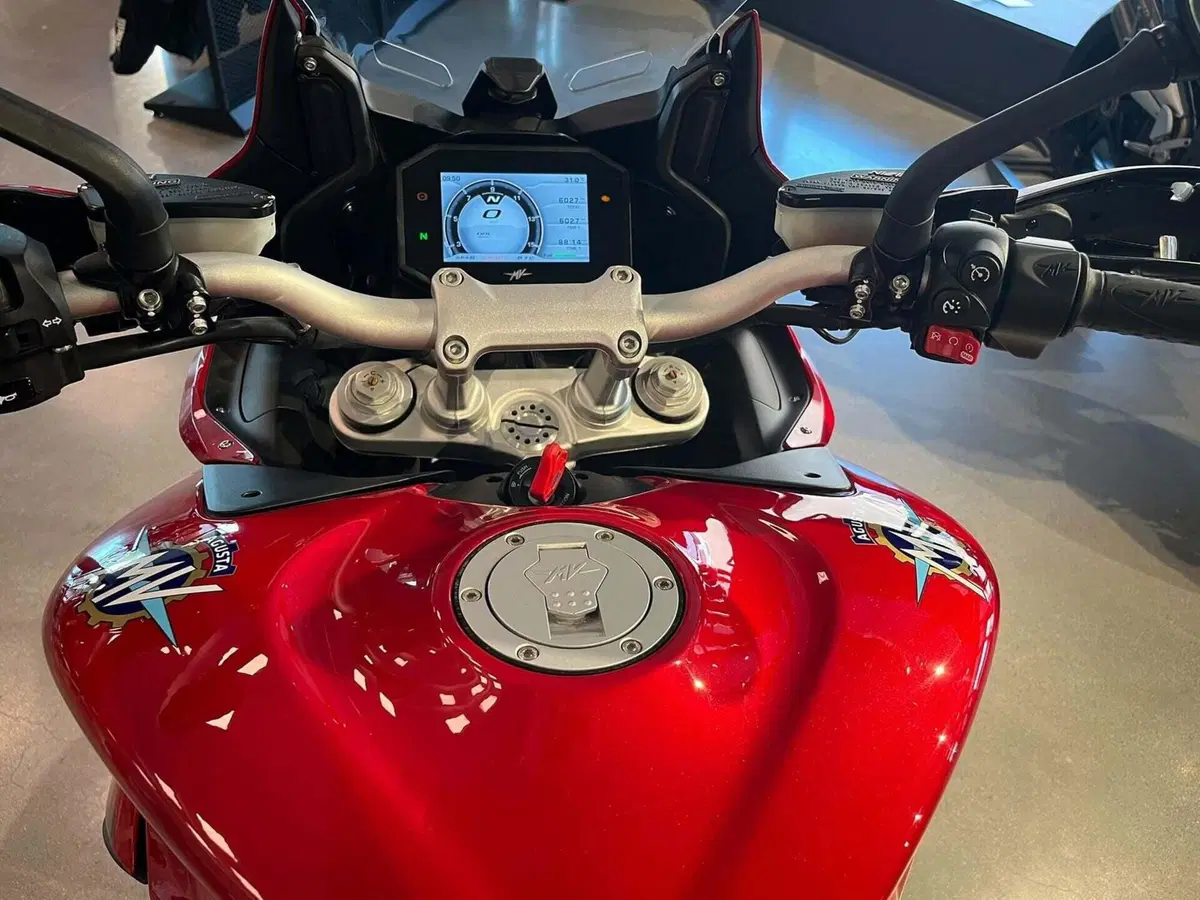 MV Agusta Turismo Veloce 800 R (2023 - 26) (9)