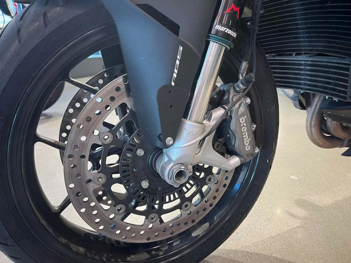 MV Agusta Turismo Veloce 800 R (2023 - 26) (12)