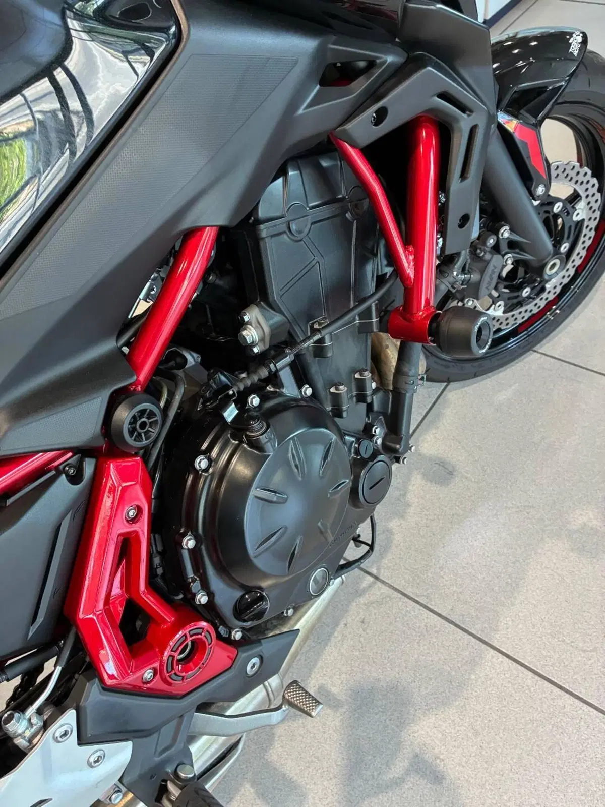 Kawasaki Z 650 (2025 - 26) (11)
