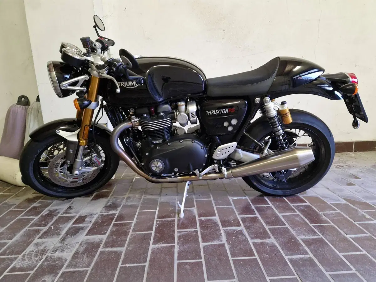 Triumph Thruxton RS (2020 - 25)