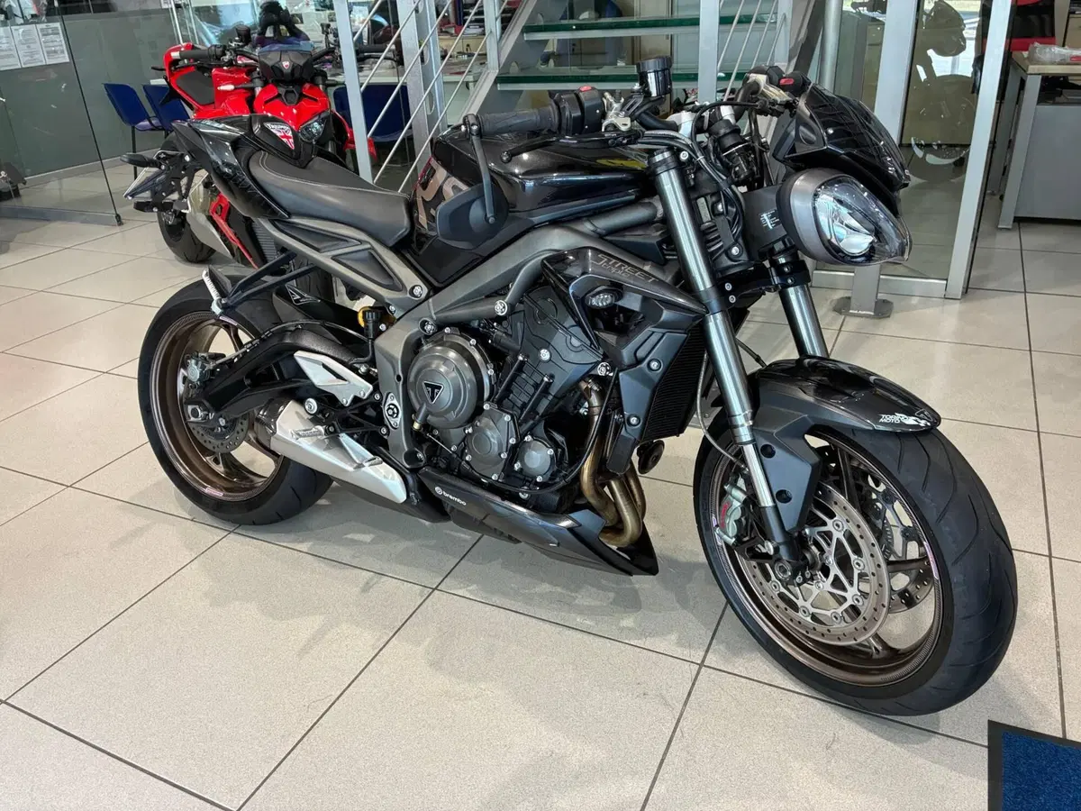 Triumph Street Triple RS (2020 - 22) (2)