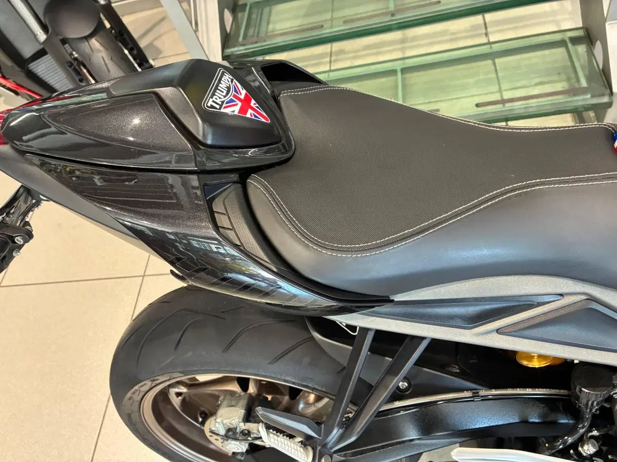Triumph Street Triple RS (2020 - 22) (6)