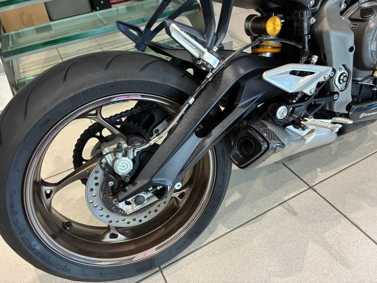 Triumph Street Triple RS (2020 - 22) (7)