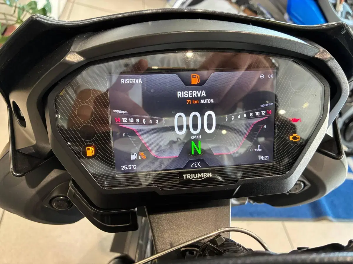 Triumph Street Triple RS (2020 - 22) (12)