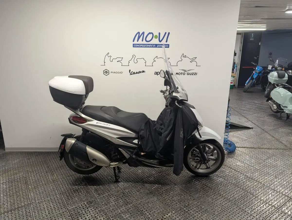 Piaggio Beverly 300 ABS-ASR (2021 - 25)