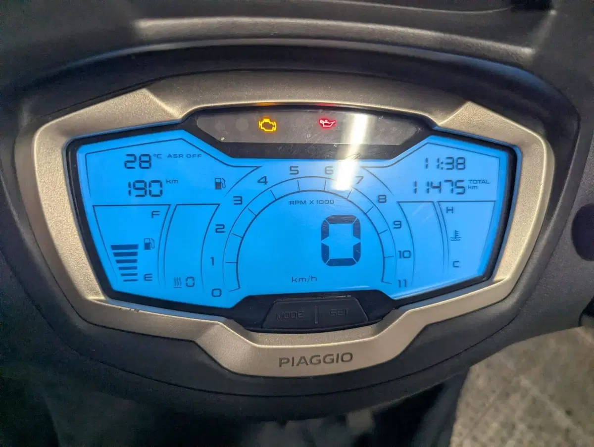 Piaggio Beverly 300 ABS-ASR (2021 - 25) (4)