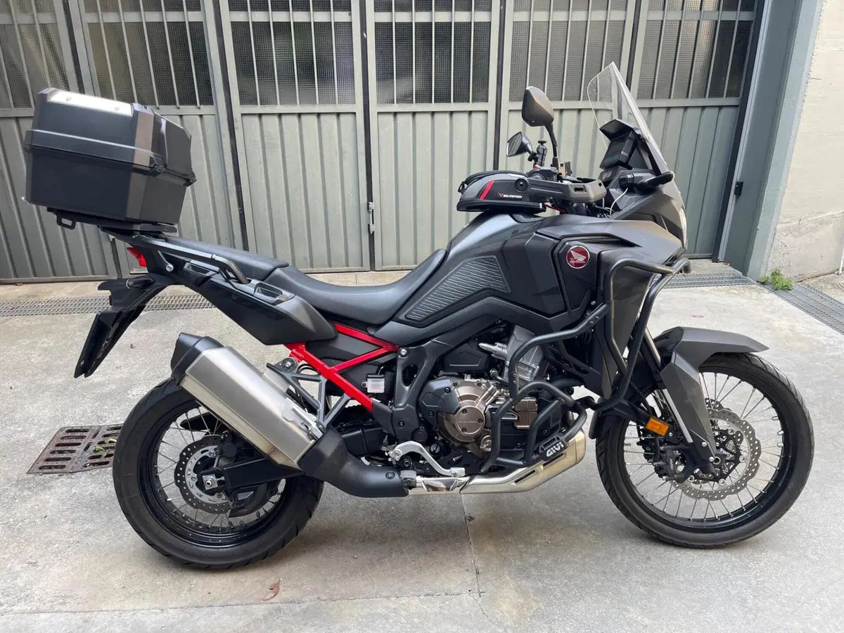 Honda Africa Twin CRF 1100L DCT (2022 - 23)