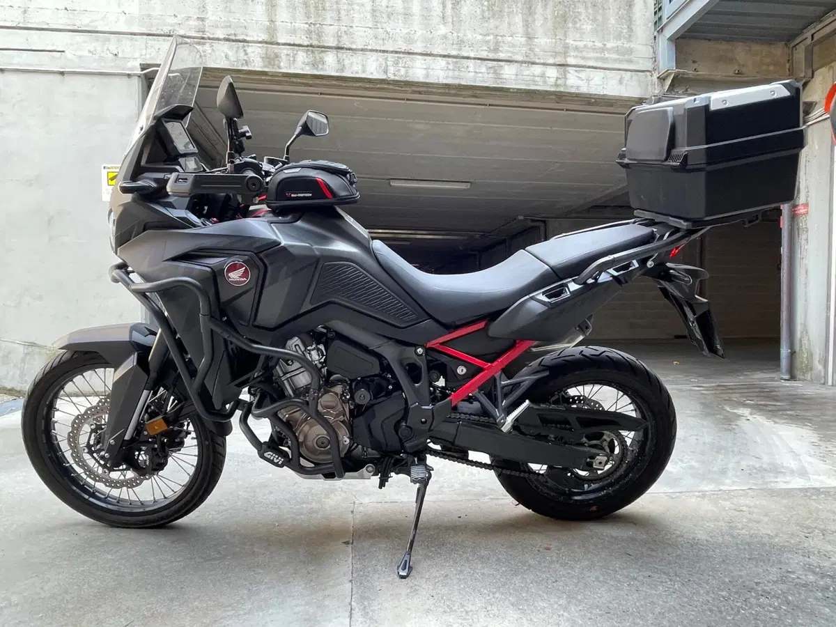 Honda Africa Twin CRF 1100L DCT (2022 - 23) (2)