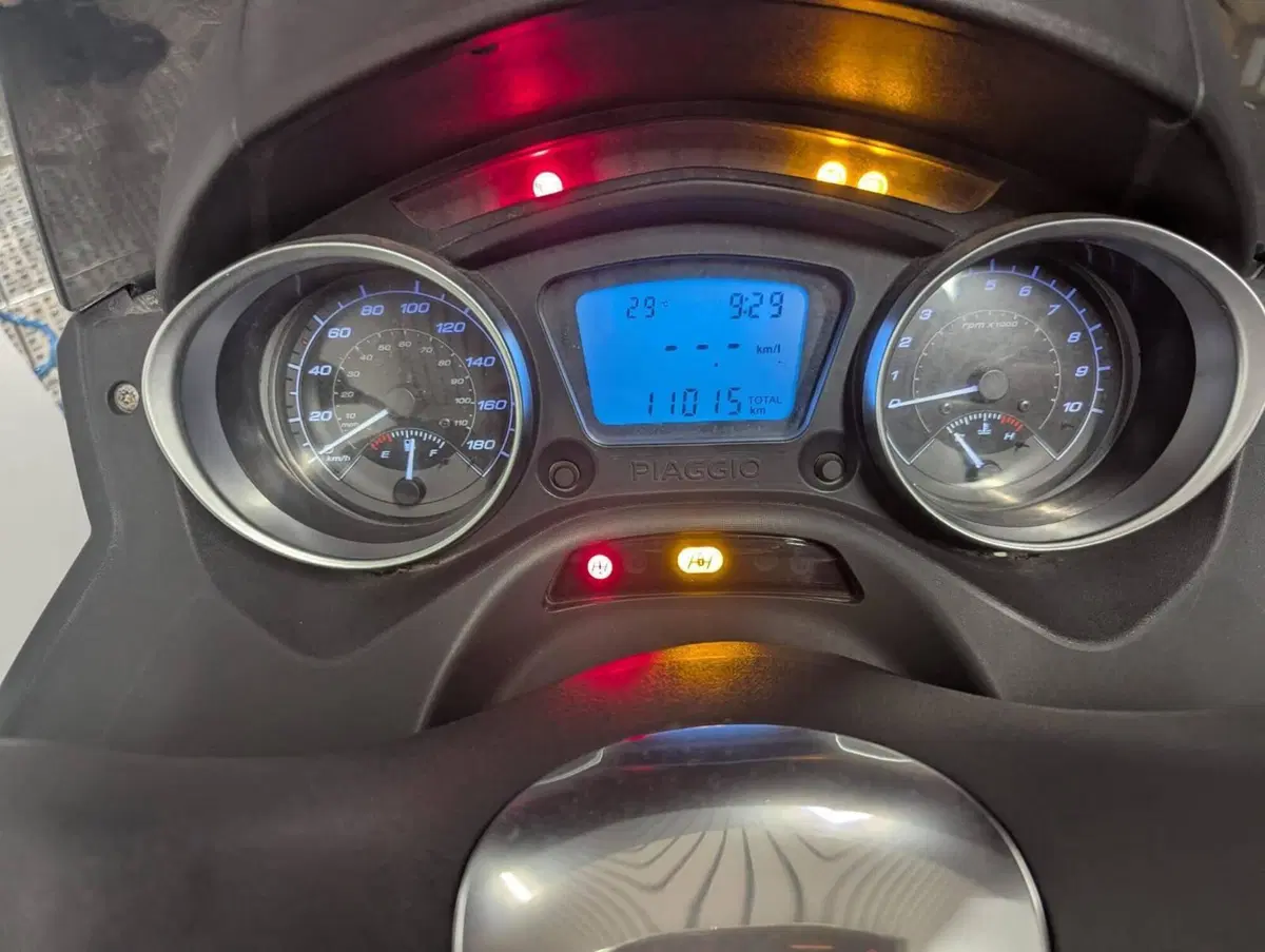 Piaggio MP3 300 ABS Hpe (2021 - 24) (5)