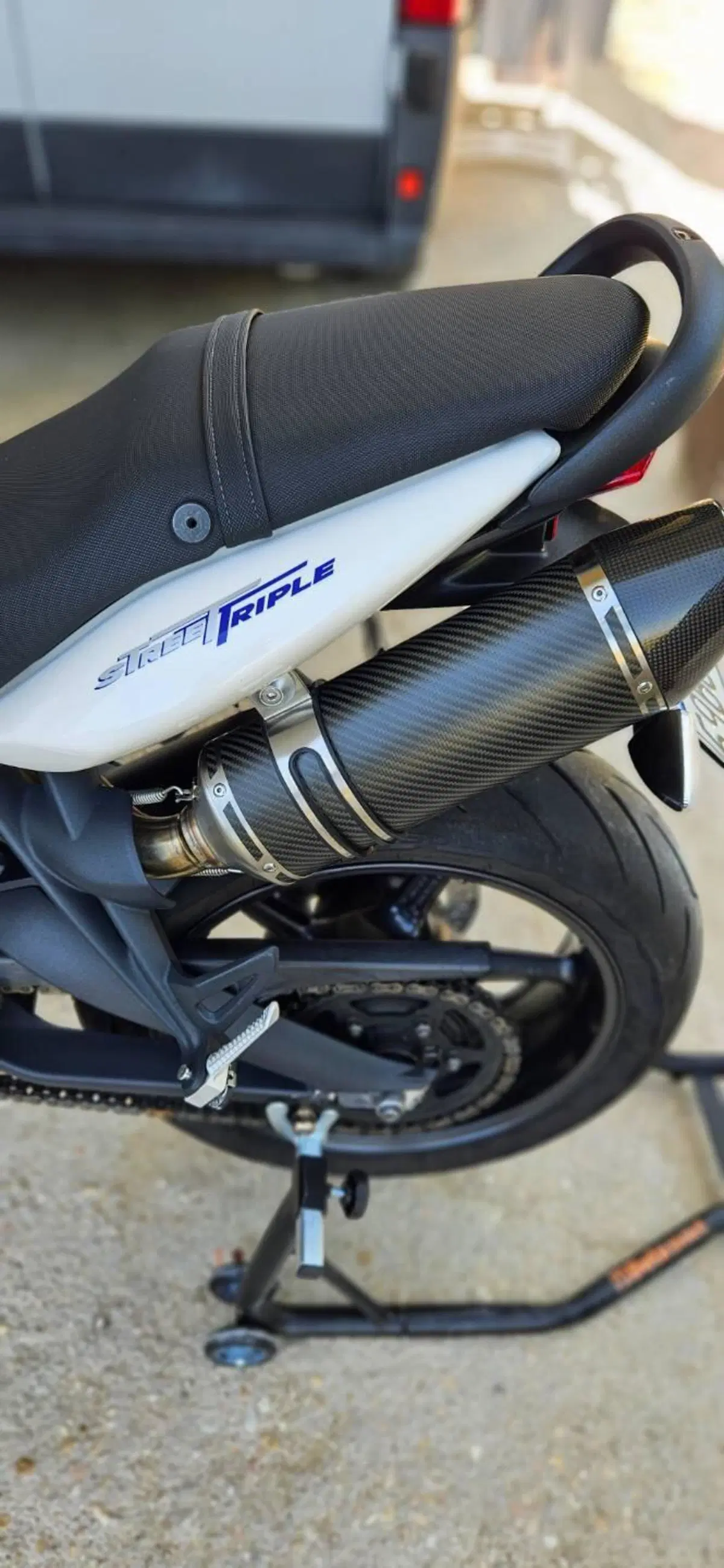 Triumph Street Triple R (2009 - 12) (2)