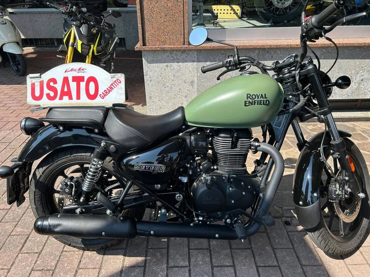 Royal Enfield Meteor 350 (2021 - 26) (3)