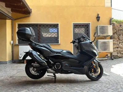Yamaha T-Max 560 Tech Max (2022 - 24) usata