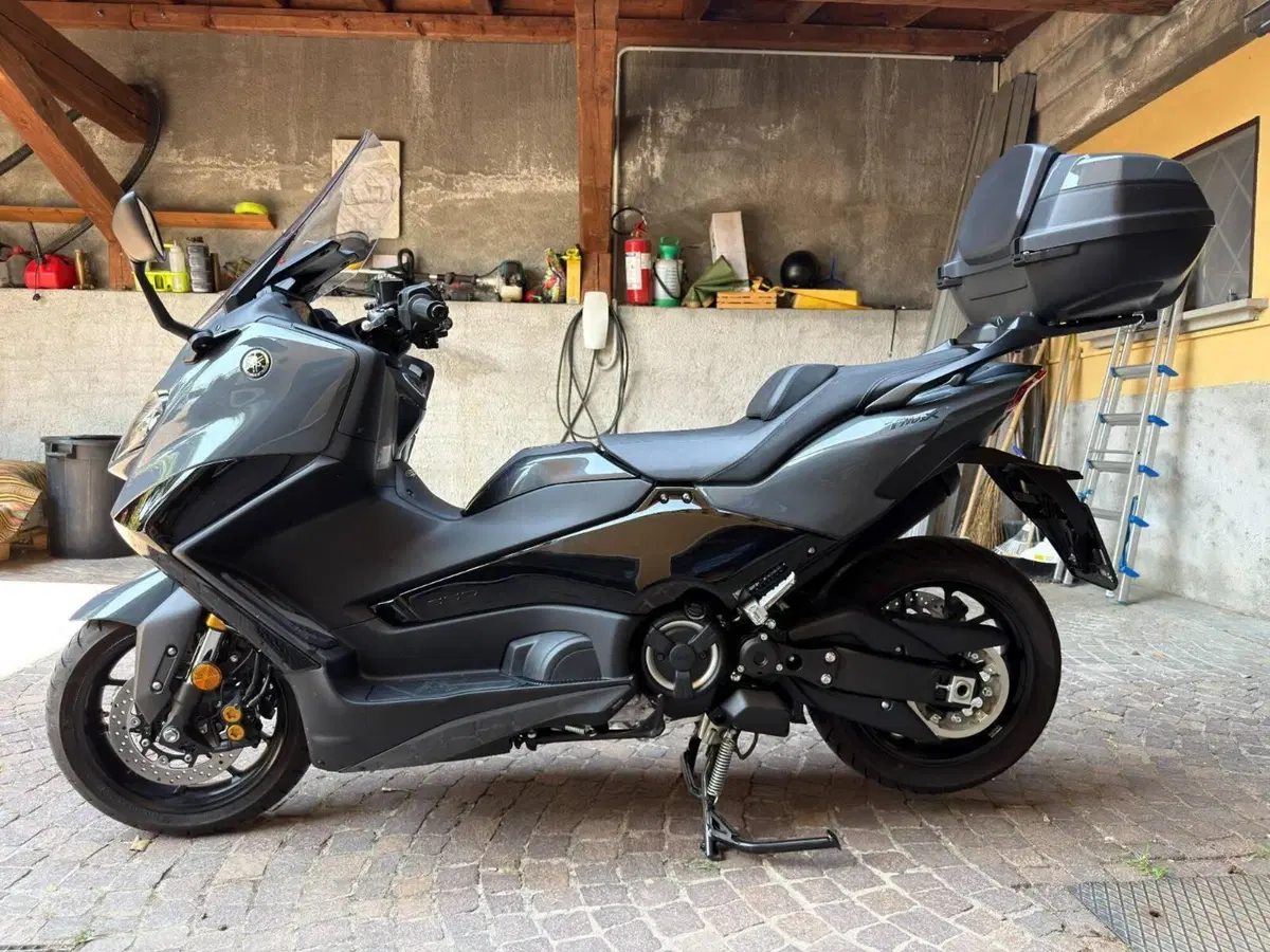 Yamaha T-Max 560 Tech Max (2022 - 24) (2)
