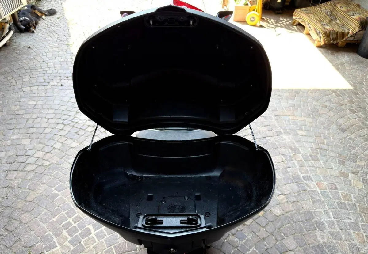 Yamaha T-Max 560 Tech Max (2022 - 24) (8)