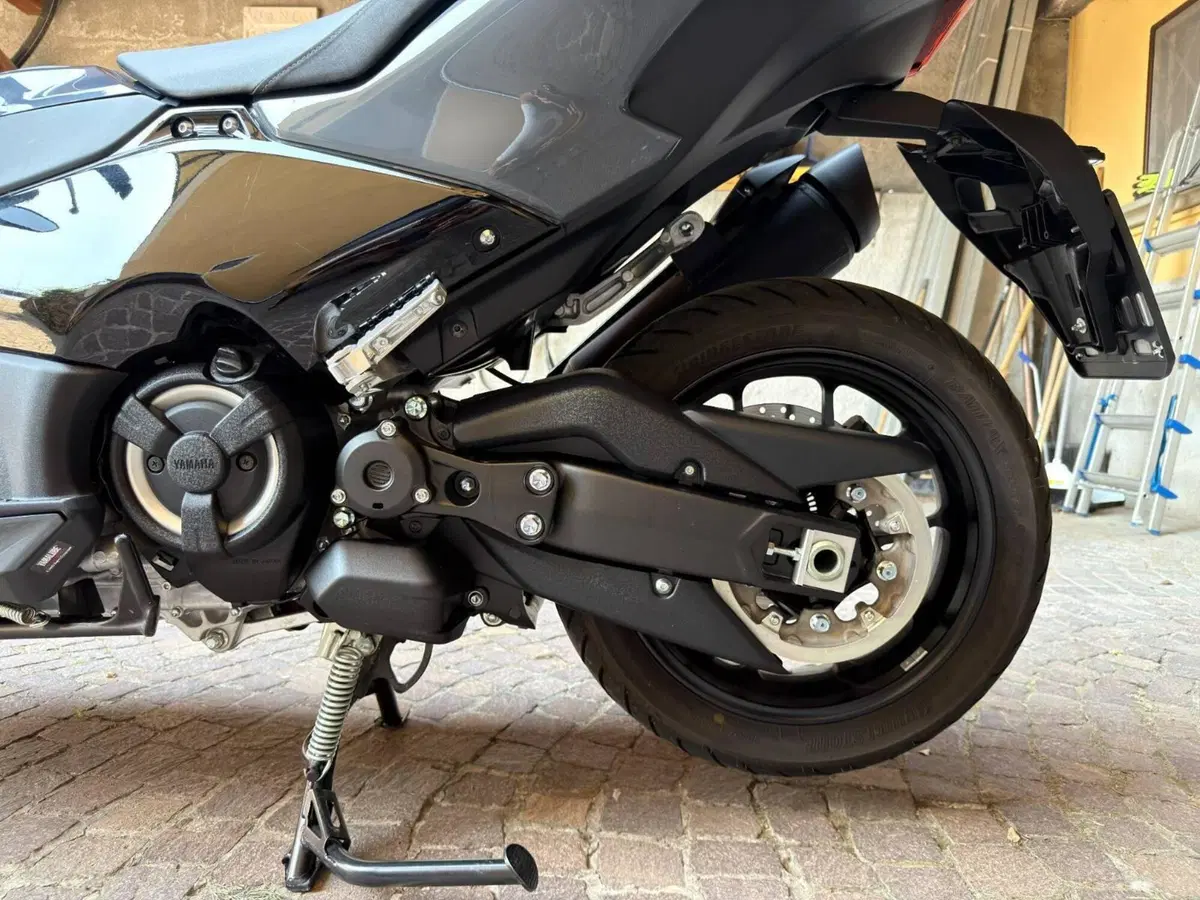 Yamaha T-Max 560 Tech Max (2022 - 24) (9)