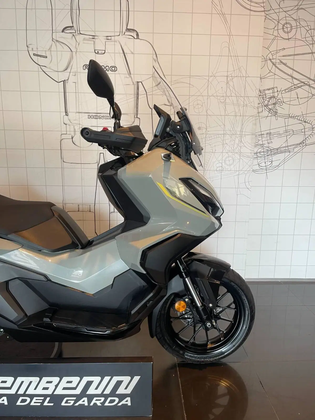 Honda ADV 350 Special Edition (2025 - 26) (2)