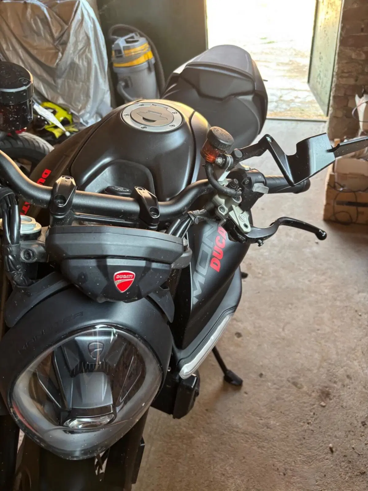 Ducati Monster 937 (2021 - 25) (2)