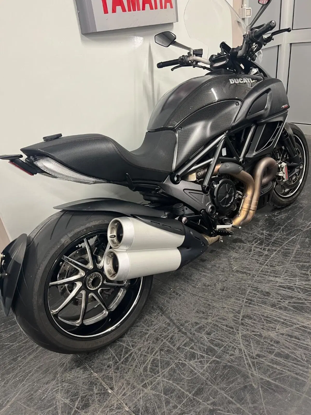 Ducati Diavel 1200 Carbon (2010 - 13) (4)