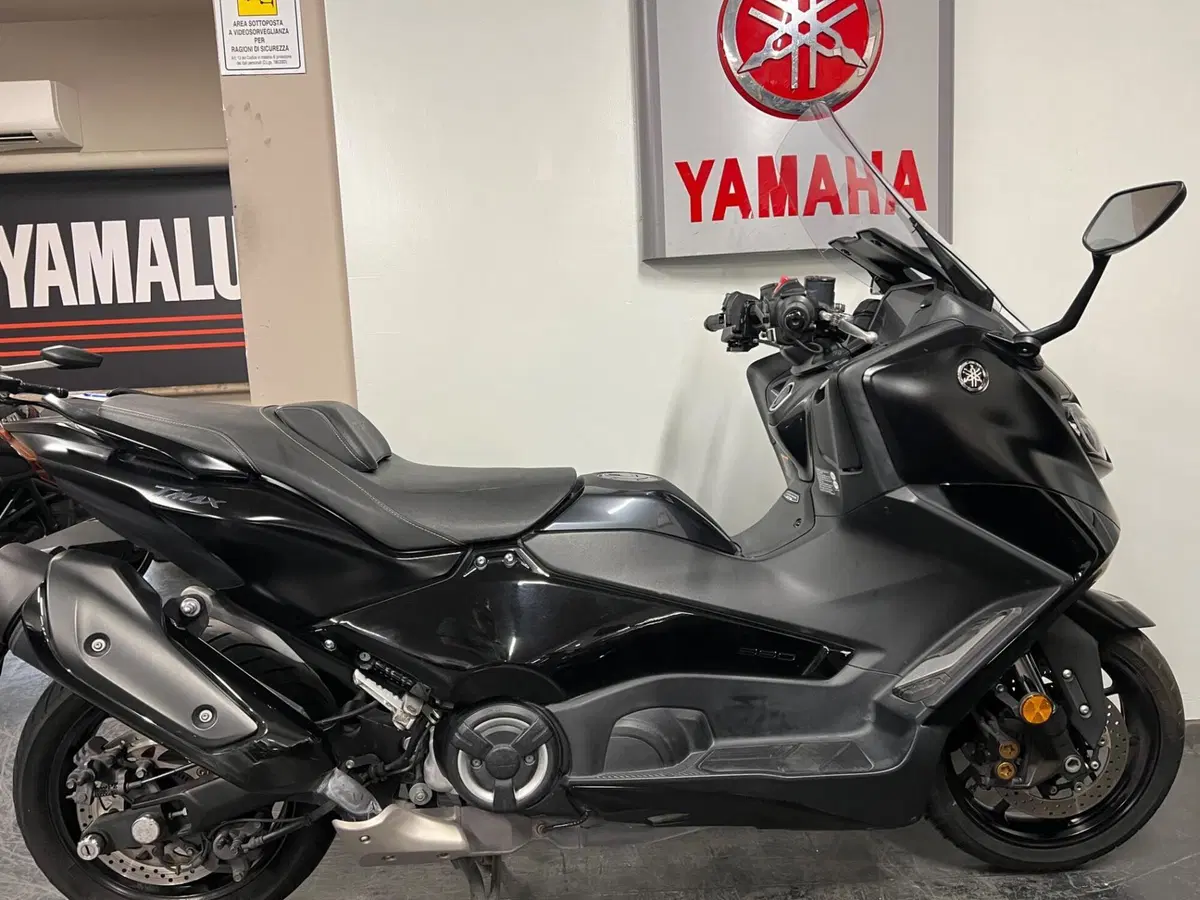 Yamaha T-Max 560 Tech Max (2022 - 24)