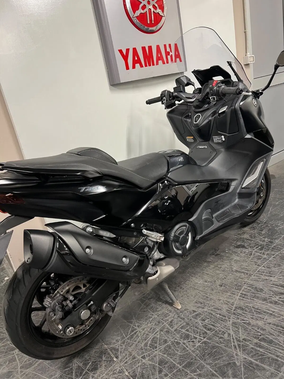 Yamaha T-Max 560 Tech Max (2022 - 24) (4)