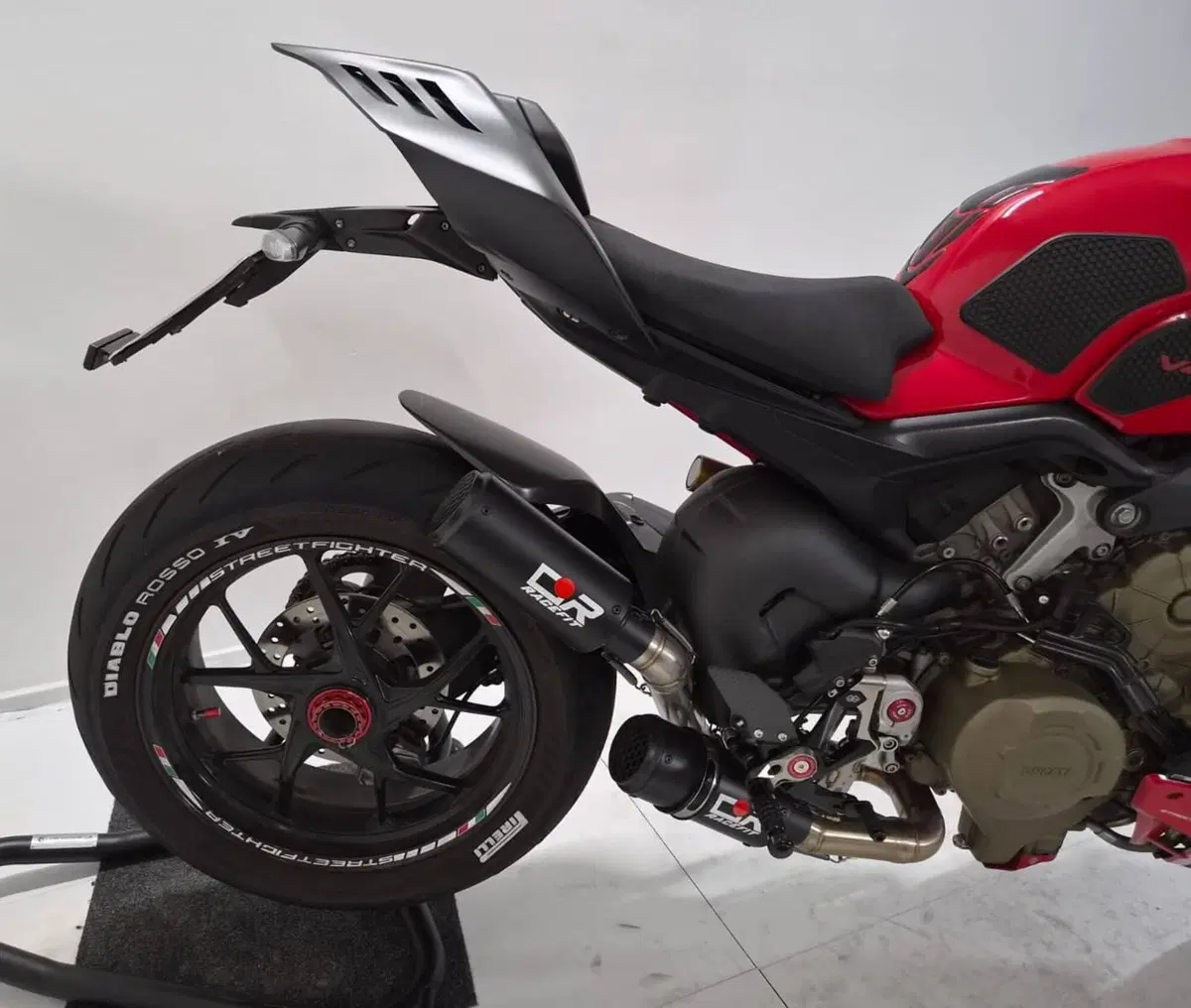 Ducati Streetfighter V4 1100 (2021 - 22) (4)