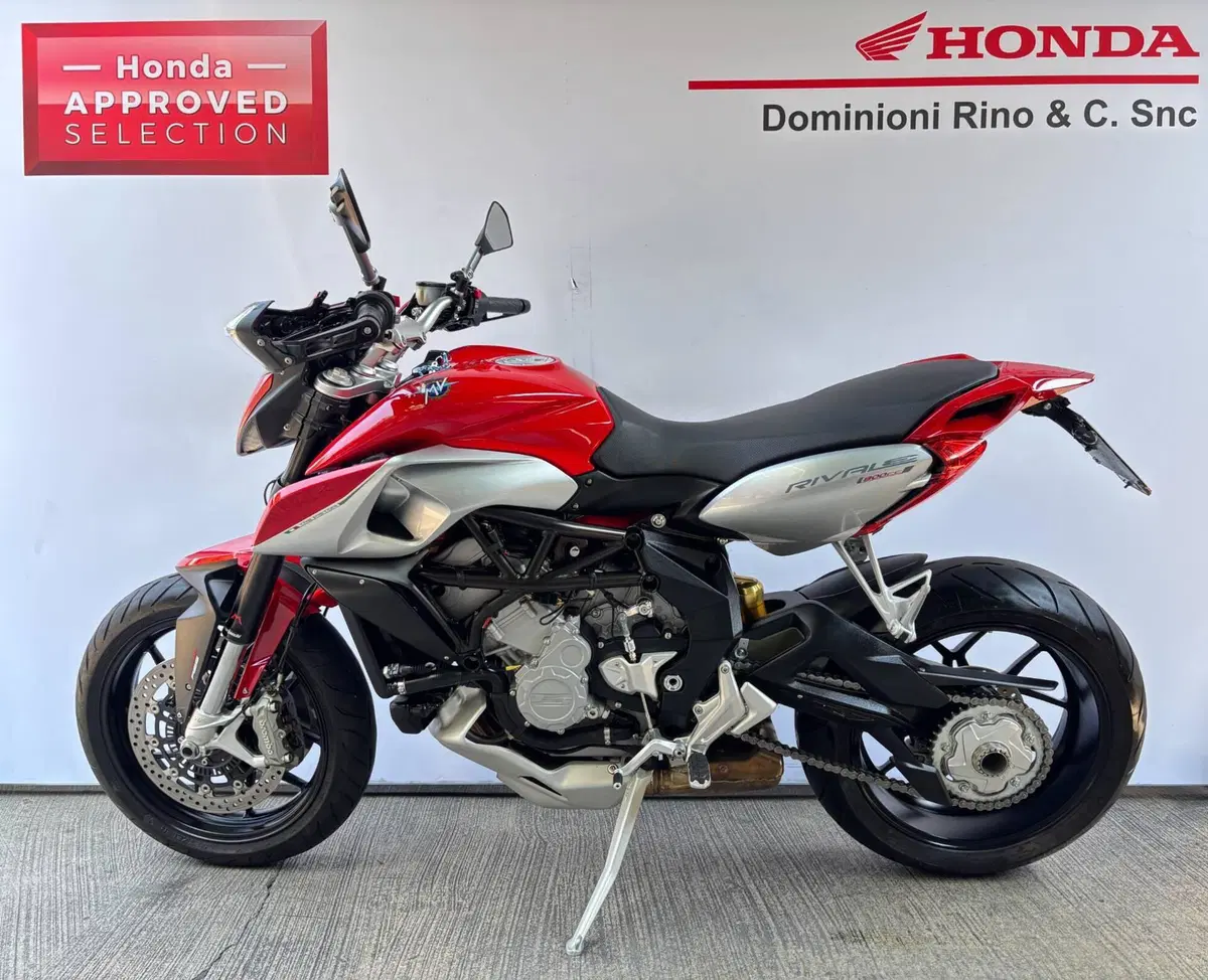 MV Agusta Rivale 800 EAS ABS (2013 -17) (2)
