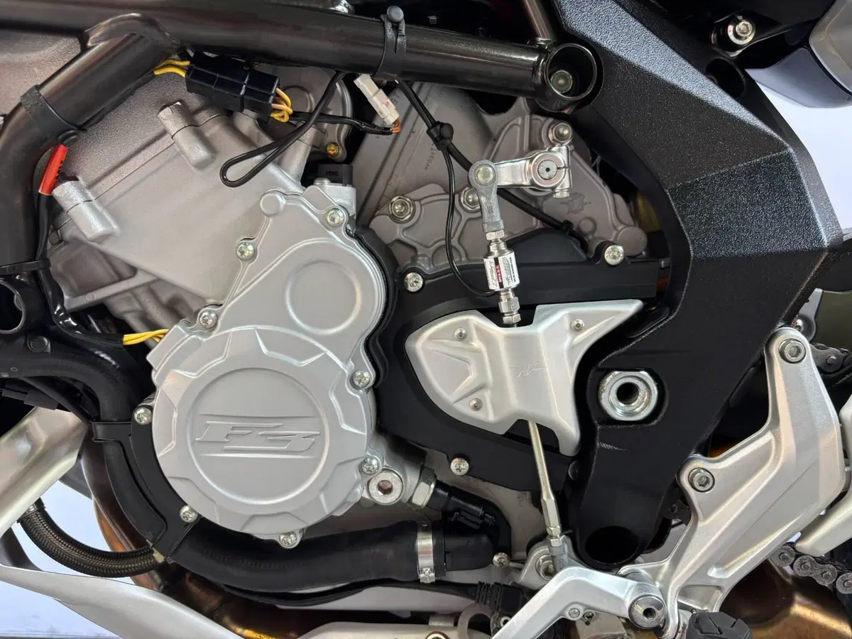 MV Agusta Rivale 800 EAS ABS (2013 -17) (4)