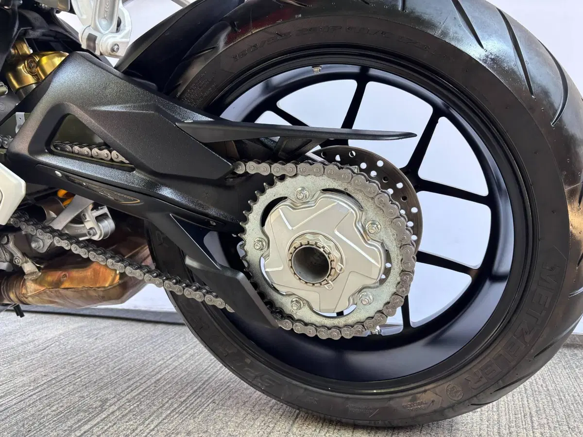 MV Agusta Rivale 800 EAS ABS (2013 -17) (5)