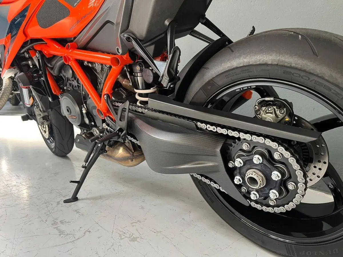 KTM 1290 Super Duke R (2022 - 23) (7)