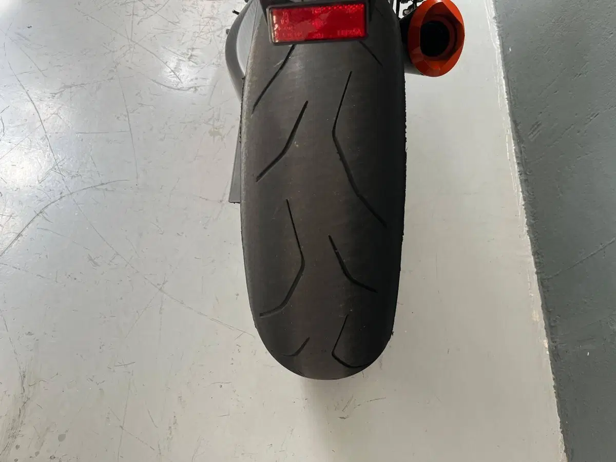 KTM 1290 Super Duke R (2022 - 23) (8)