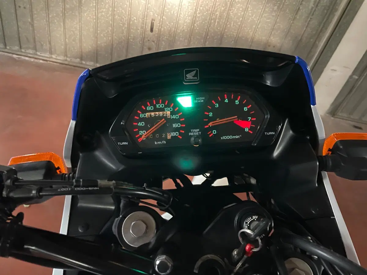 Honda NX 650 Dominator (1991 - 95) (3)