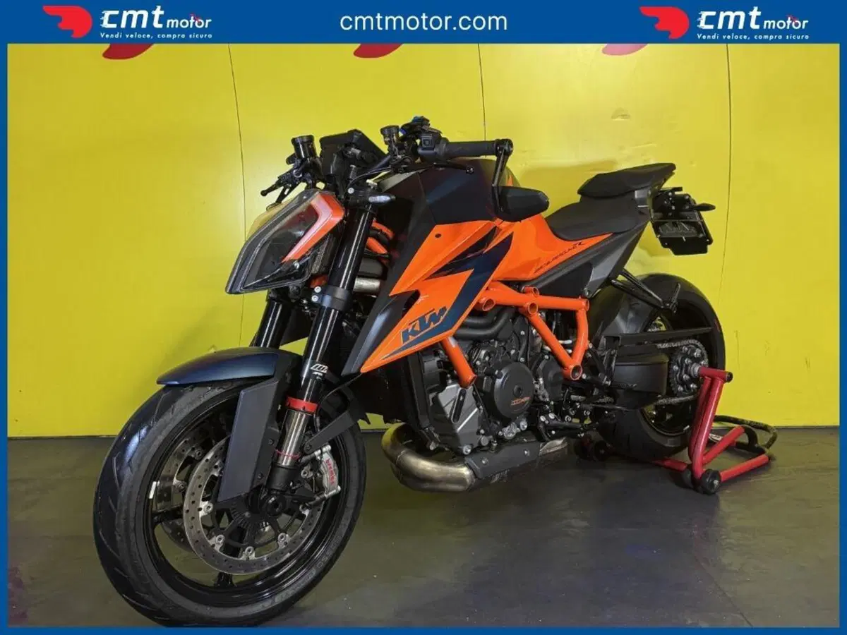 KTM 1290 Super Duke R (2021) (2)