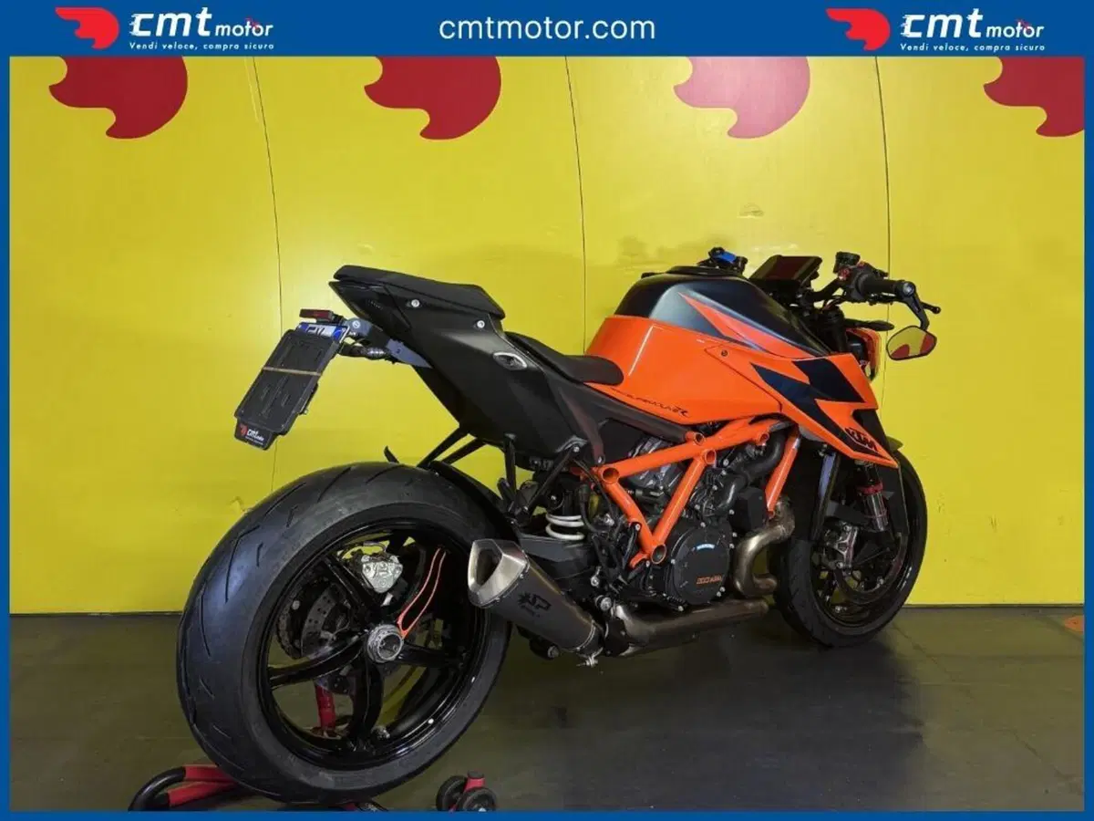 KTM 1290 Super Duke R (2021) (4)