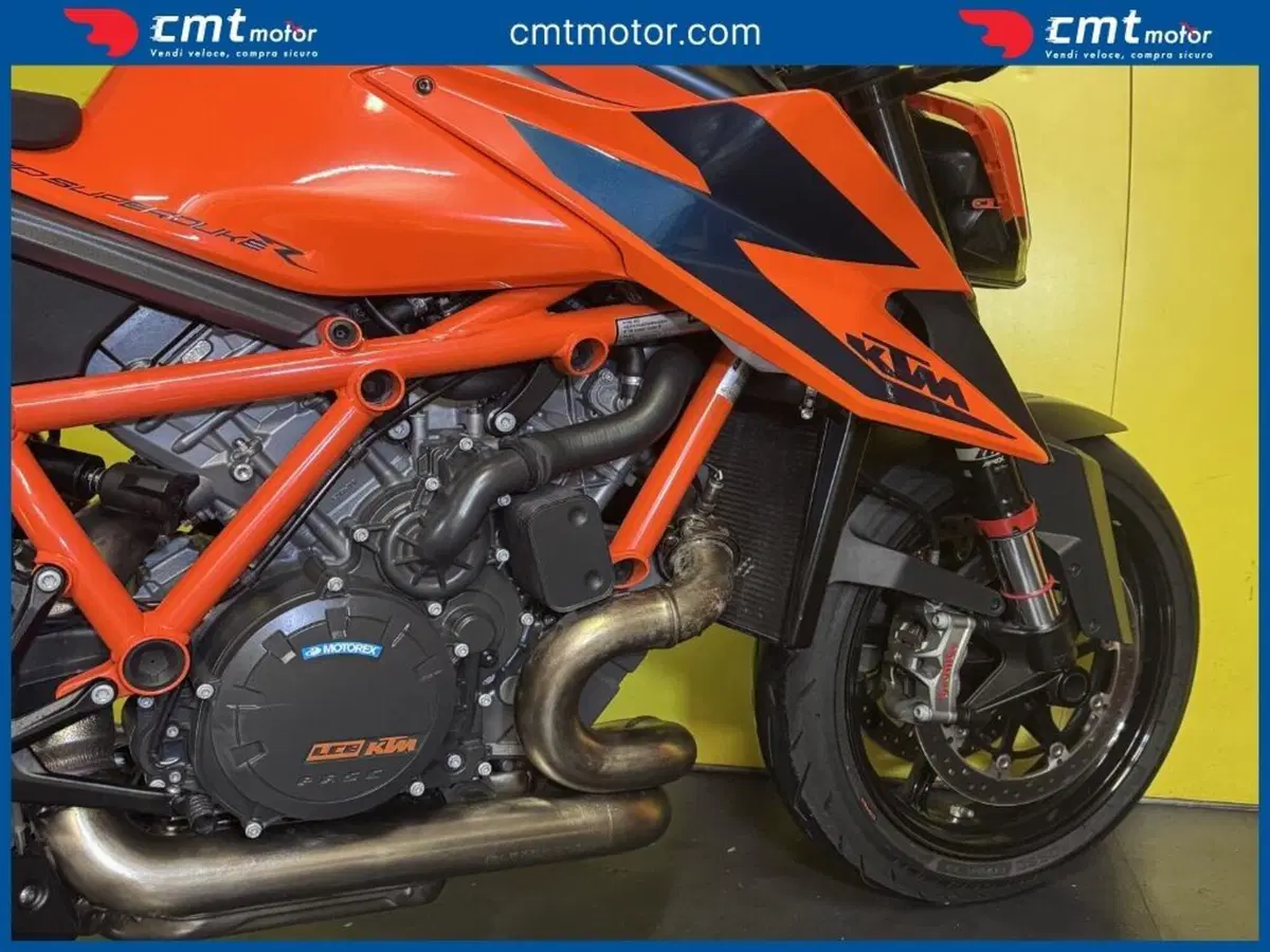 KTM 1290 Super Duke R (2021) (8)