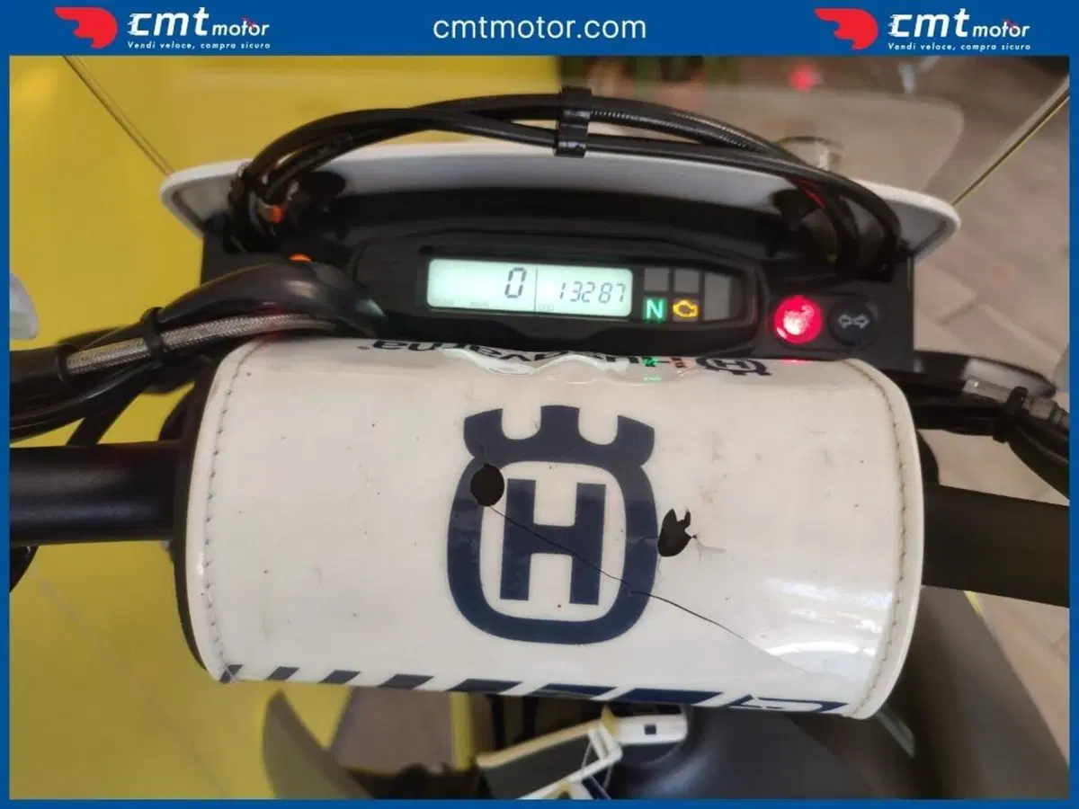 Husqvarna 701 Supermoto (2022) (5)