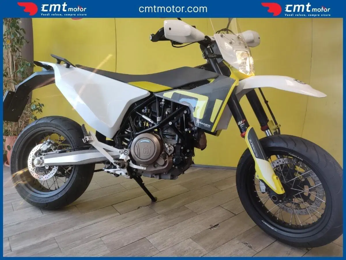 Husqvarna 701 Supermoto (2022) (6)